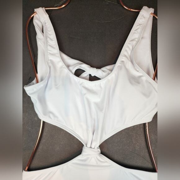 Sexy White Monokini One Piece Swimsuit Bikini Cutout Womens Size S - Picture 3 of 7